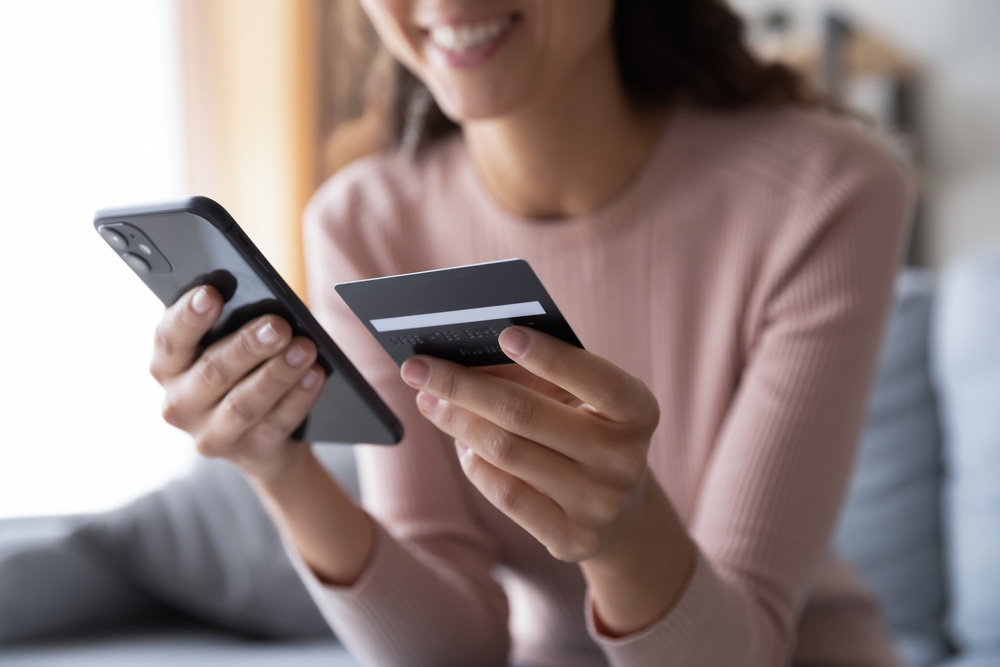 Ce înseamnă CVV la card? Diferența dintre CVV și CVC