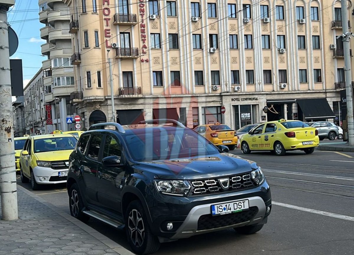 Ipostaza incredibilă în care a fost surprins primarul Iașului, Mihai Chirica! Nu a ținut cont de nimic și a făcut asta chiar în Piața Unirii de față cu trecătorii