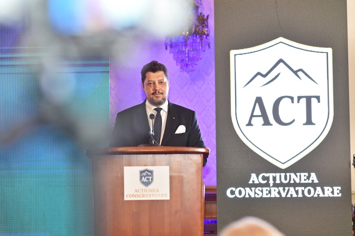 Claudiu Târziu, președintele Partidului Acțiunea Conservatoare și membru ECR, denunță ipocrizia guvernului Bolojan: „Românii plătesc, profitorii scapă”