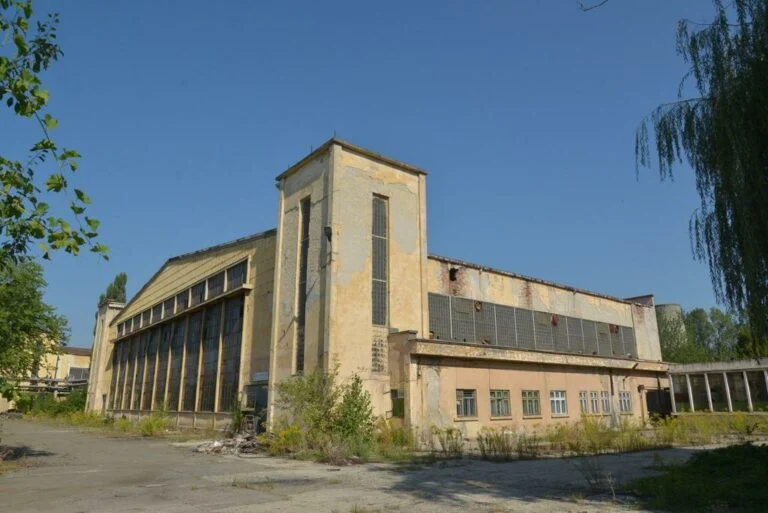 Colosul industrial din România care a ajuns o ruină! Mii de muncitori au lucrat la fabrica de renume!