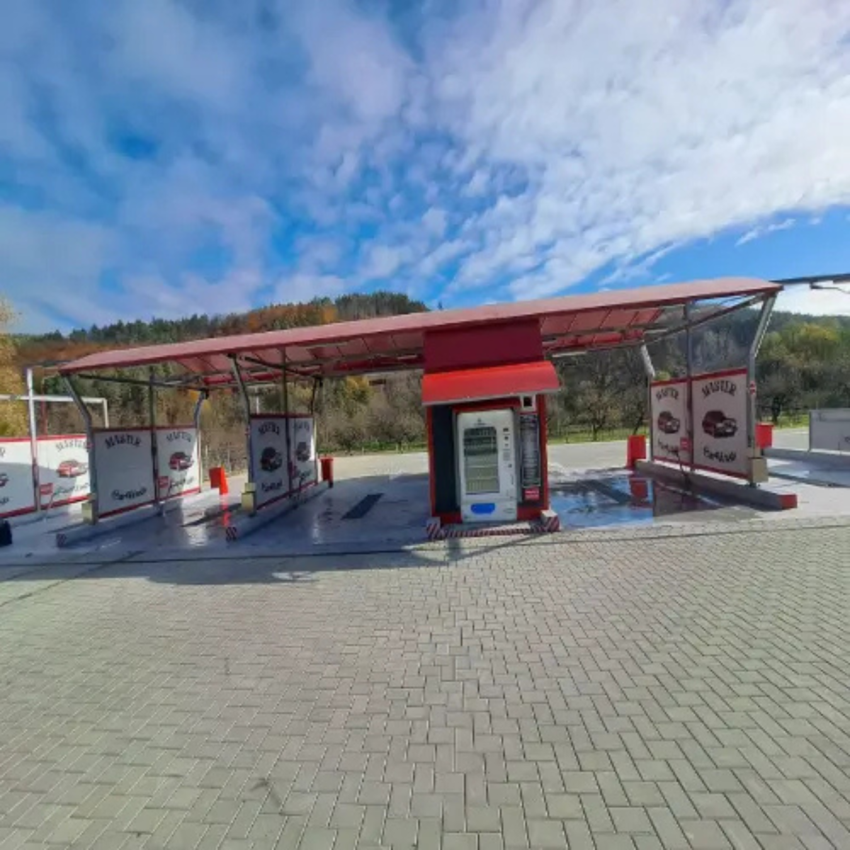 De ce tot mai mulți români investesc în spălătorii auto self-service (și nu în cafenele sau francize)