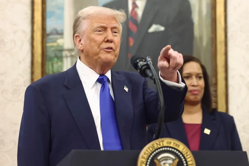 Donald Trump amenință direct Spania, singura țară NATO care i s-a opus