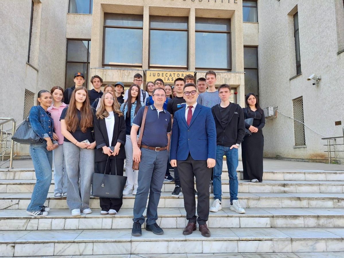 Elevii Liceului „Wurmbrand” au pășit în universul justiției la Judecătoria Iași