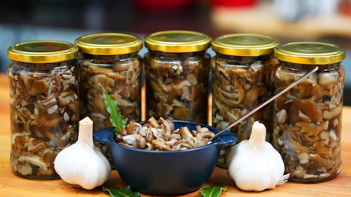 Ghebe la borcan cu oțet și usturoi – Rețetă simplă și delicioasă, ideală pentru iarnă