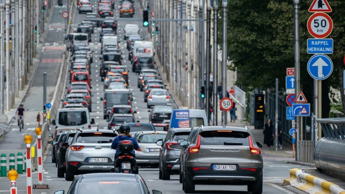 Atenție la călătorii! O grevă uriașă va perturba toate mijloacele de transport