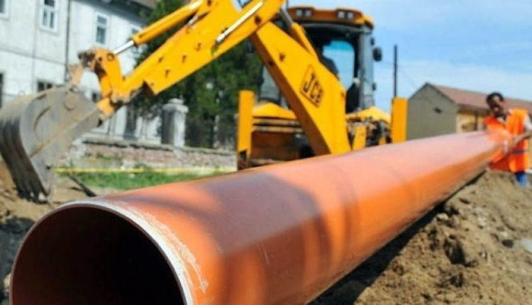 Zece firme se întrec în oferte pentru un contract bănos în comuna Rediu! Proiectul prevede extinderea rețelei de canalizare și depășește 4 milioane de lei