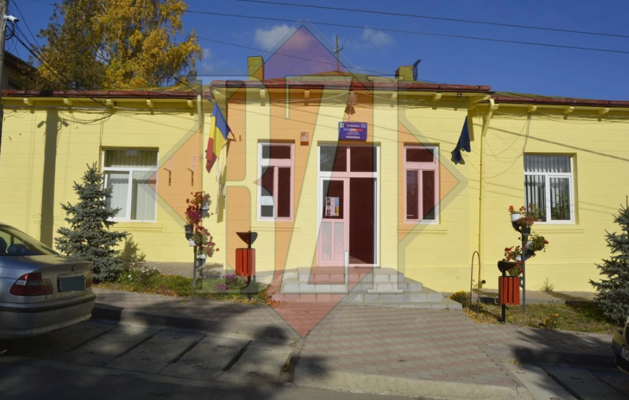 Primarul PSD Vasile Crețu va plăti peste 1,3 milioane de lei pentru reabilitarea primăriei din Cotnari! Lucrările vor fi finalizate în 2 ani