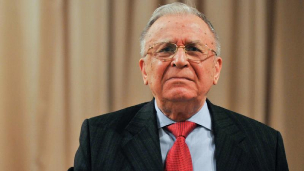 Ion Iliescu va fi înmormântat cu onoruri militare? Ce spune legea despre înmormântarea unui fost președinte