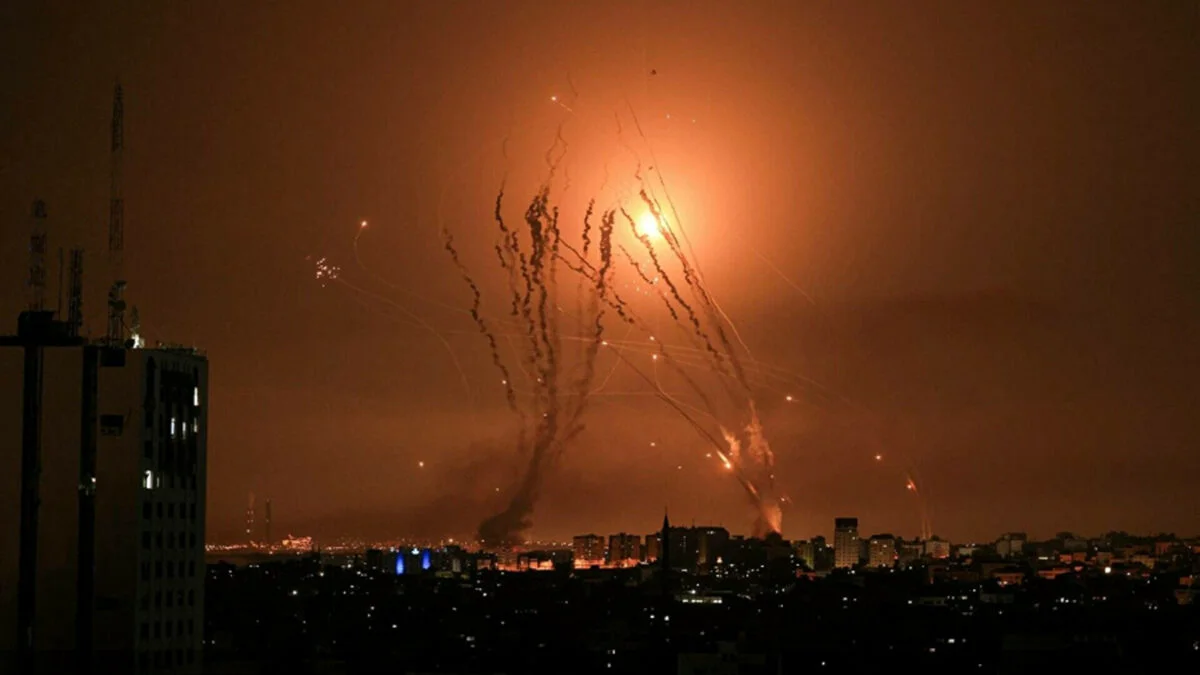 Iranul anunță că a folosit noul său tip de rachetă balistică în atacurile contra Israelului