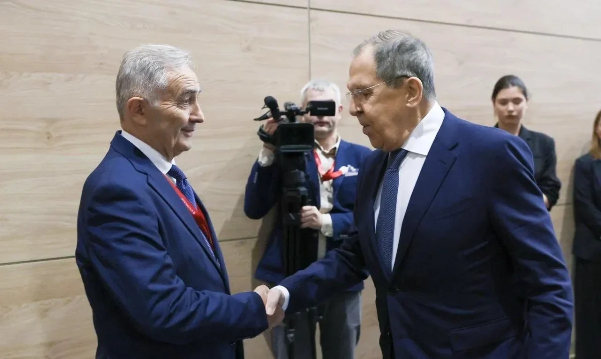 Întâlnire controversată la Sankt Petersburg! Diplomatul român Lazăr Comănescu a discutat cu ministrul rus de Externe, Serghei Lavrov, despre viitorul regiunii Mării Negre