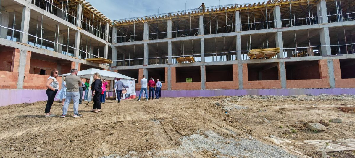 Încep lucrările la prima școală verde din satul Valea Adâncă, comuna Miroslava, județul Iași