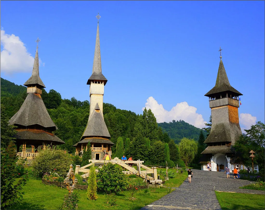 Descoperă Mânăstirea Peri din Săpânța. Cea mai înaltă biserică din lemn din Europa!