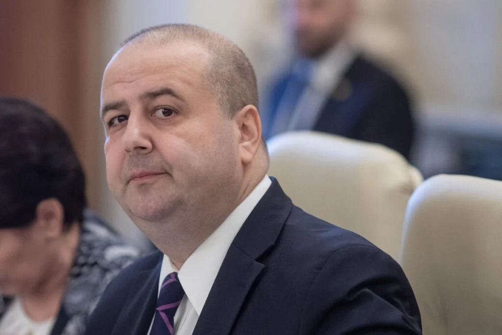 Declarații de avere care nu se leagă, rude cu salarii uriașe și afaceri ciudate. Mihai Busuioc, judecătorul momentului