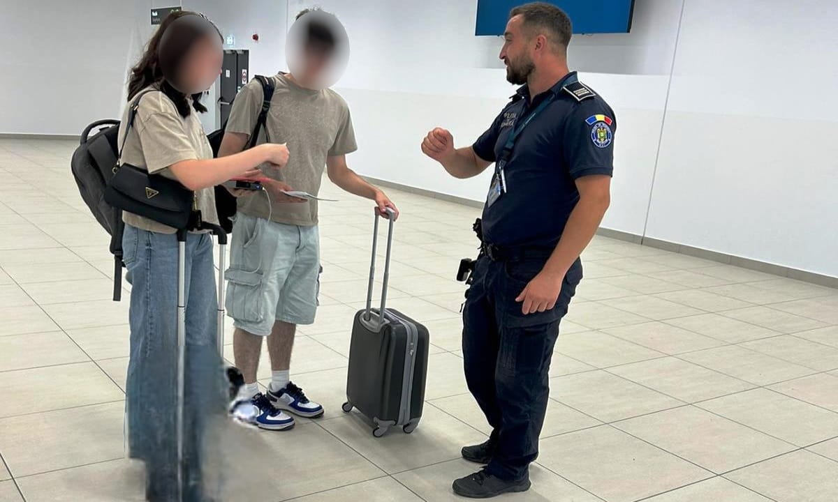 Poliţiştii de frontieră din cadrul Aeroportului Iaşi, nevoiţi să întrerupă călătoria a şaptesprezece cetăţeni minori în 2025