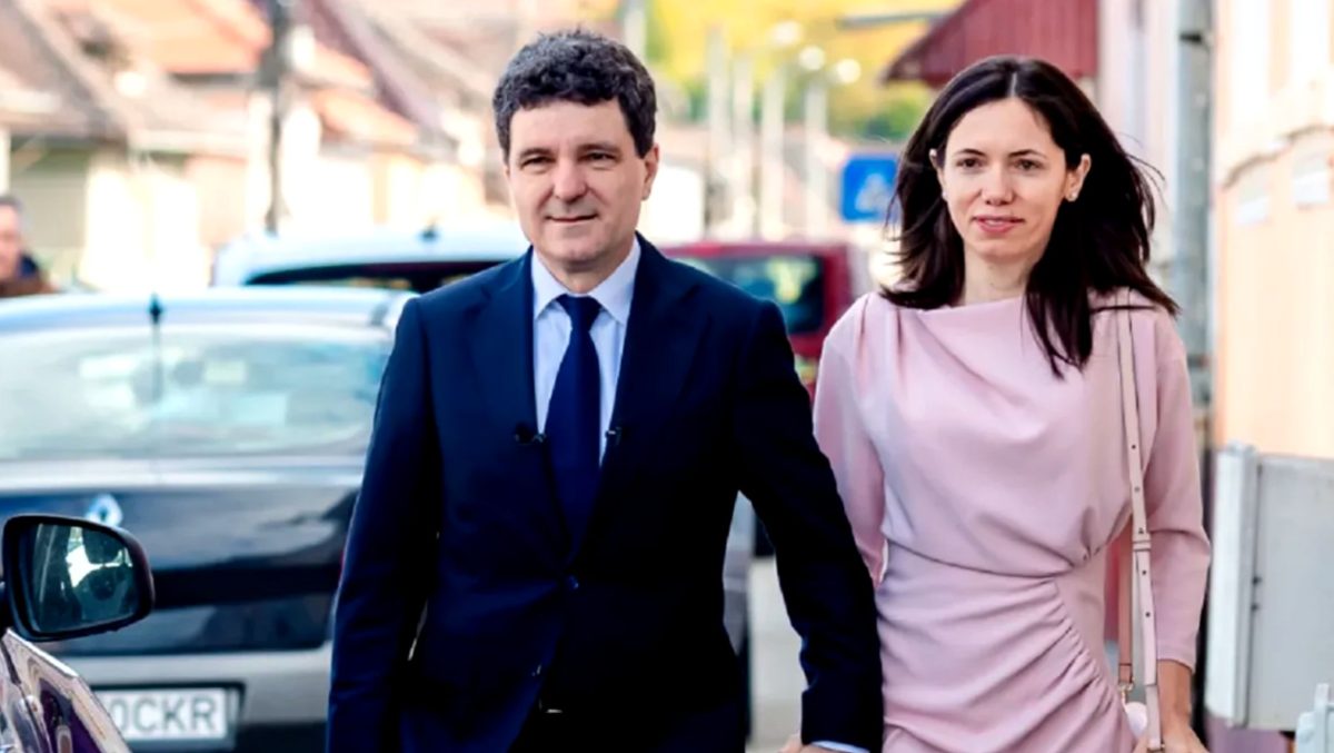Nicușor Dan, pregătiri de nuntă cu Mirabela Grădinaru! Când ar urma să aibă loc căsătoria