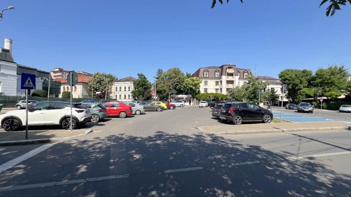 În loc să construiască parcări, Mihai Chirica le desființează! Aproape 60 de locuri, situate pe strada Agatha Bârsescu, vor fi desființate