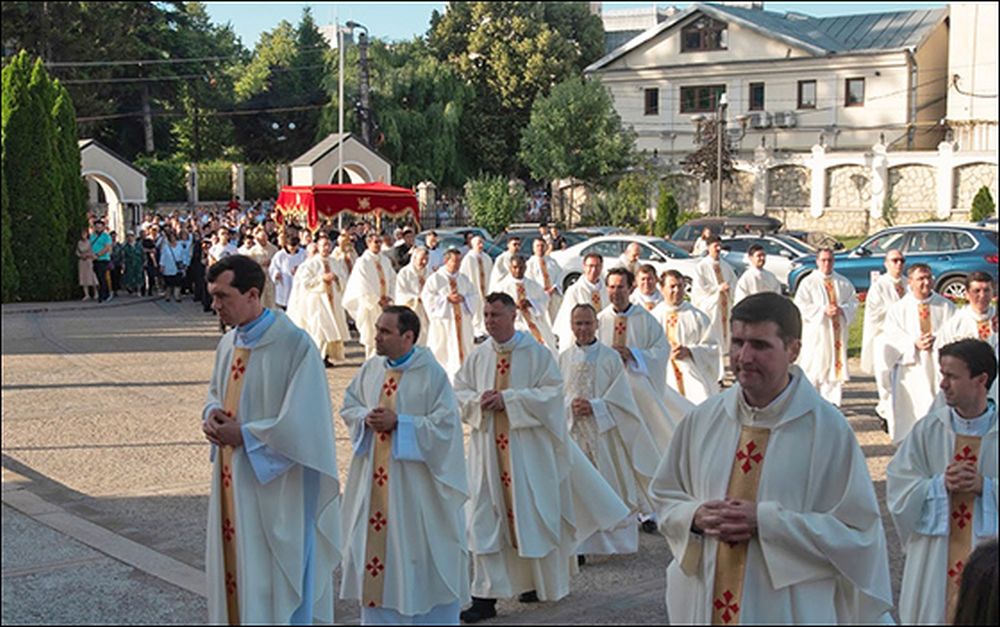 Biserica Romano-Catolică din Iaşi organizează o procesiune cu ocazia sărbătorii Trupul şi Sângele Domnului