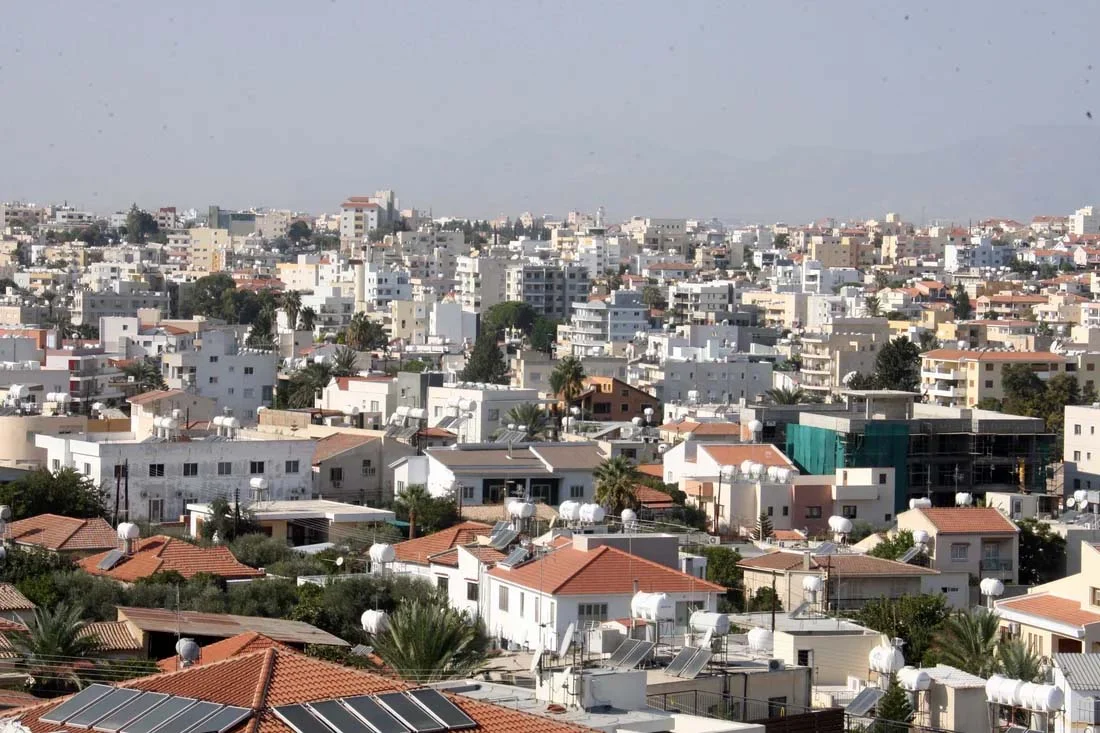 Avertisment exploziv în Cipru :„Țara nu ne mai aparține”. AKEL denunță achizițiile masive de terenuri de către israelieni