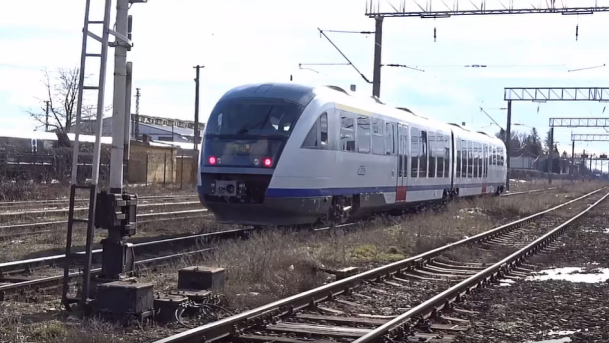 Explozie de panică într-un tren plin! Vezi cum au scăpat 90 de oameni din „Săgeata Albastră”