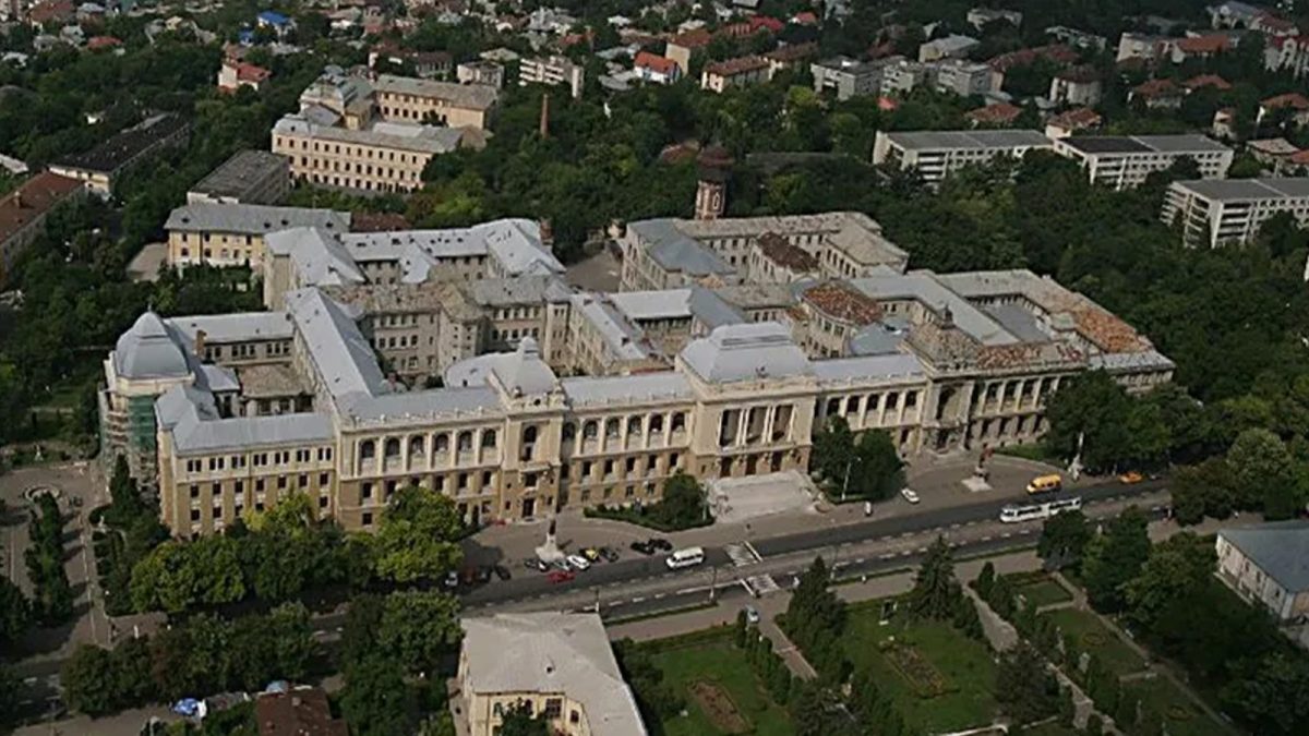 UAIC Iași investește peste un milion de lei în panouri solare pentru două cămine studențești