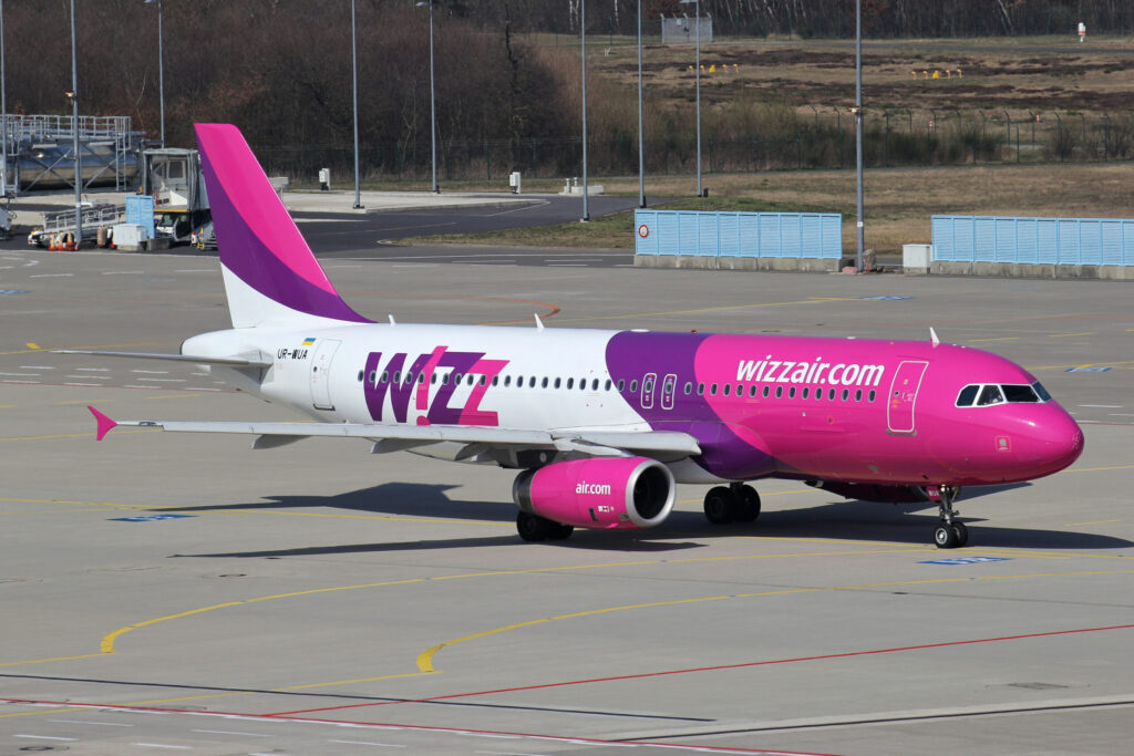 Alertă la Wizz Air! Pasagerii au primit notificări false privind întârzieri de zbor