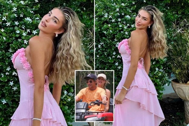Zara McDermott a avut o apariție incendiară într-o rochie cu spatele gol în Ibiza. Iată cum a arătat aceasta dupa vacanța din Costa Rica