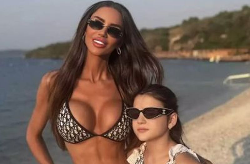 Bianca Drăgușanu a făcut furori la întoarcerea din vacanță! Nu o mai recunoști acum – GALERIE FOTO