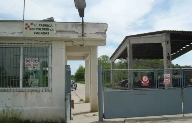 Scandal uriaș la Făgăraș! Angajații care lucrează cu explozibili refuză să mai intre în fabrică