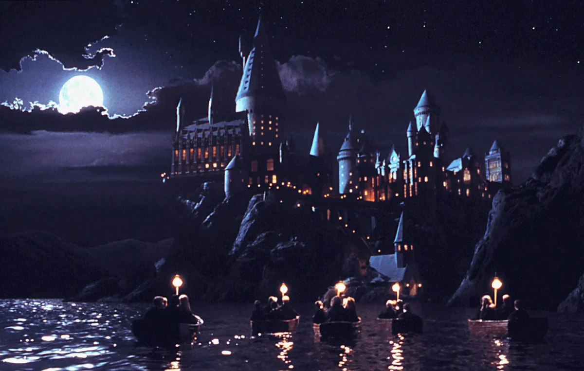 Hogwarts se redeschide! Tot ce trebuie să știi despre serialul Harry Potter care vine în curând