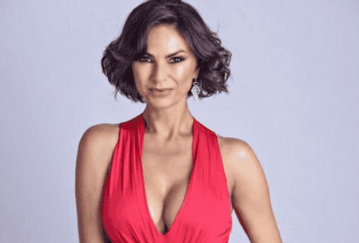 Ramona Bădescu arată extraordinar la 56 de ani! Care este alimentul banal din bucătărie cu care se menține tânără și frumoasă – GALERIE FOTO
