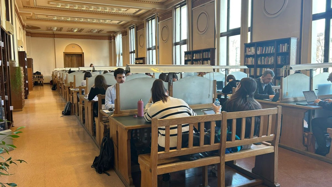 Acesta este locul preferat al studenților. Ultima lună de studiu și-au petrecut-o aici