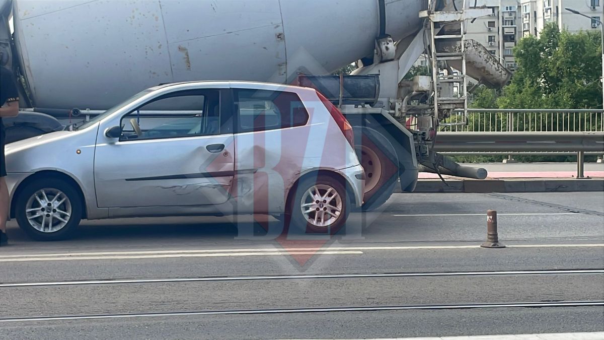 Accident rutier în Nicolina. Două autoturisme au intrat în coliziune pe pod