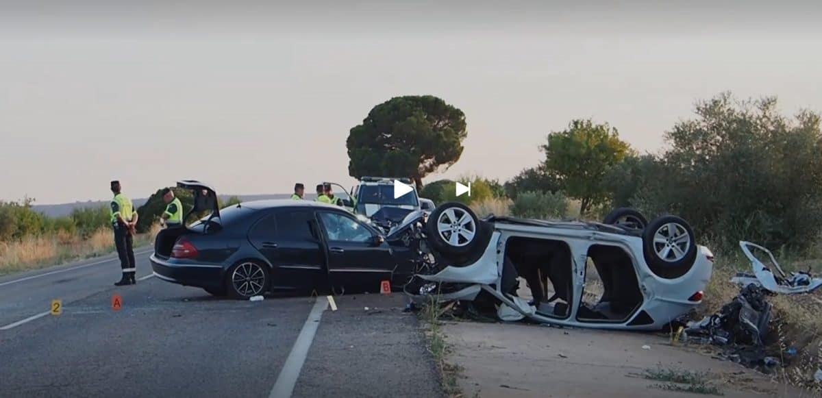Groază pe șosea! Trei copii de 8 luni, 2 și 4 ani, morți într-un accident cumplit. Părinții se luptă pentru viață