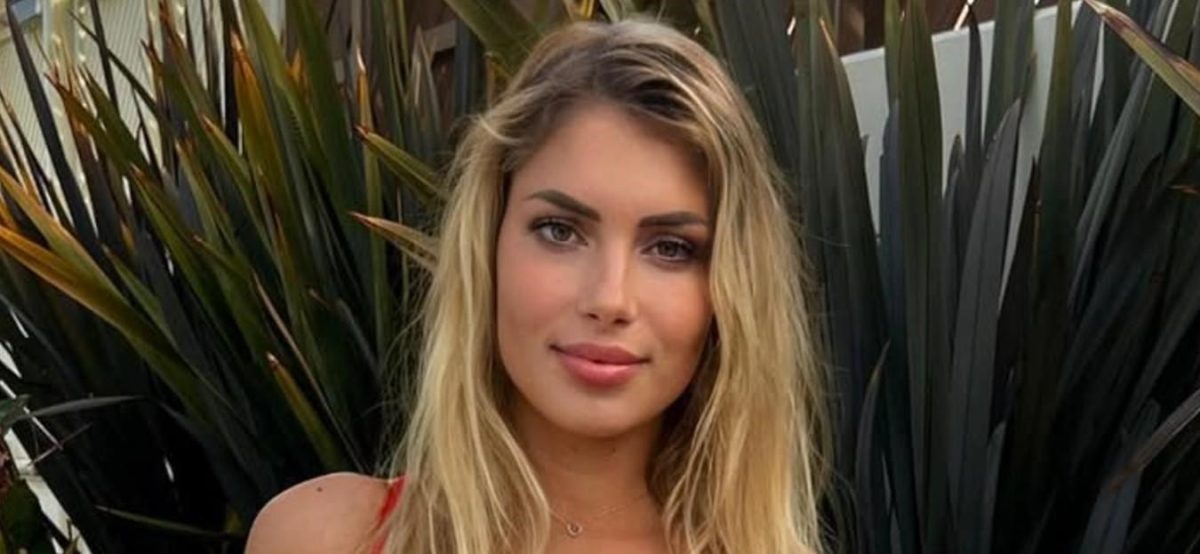 Cea mai sexy înotătoare din lume atrage toate privirile fanilor! Iată ce bikini minuscul a purtat