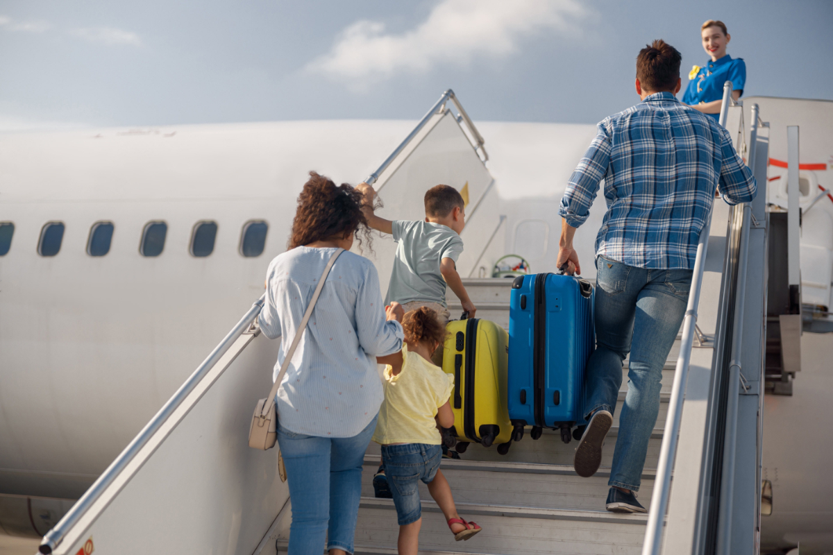 Ryanair își răsplătește angajații care identifică bagaje supradimensionate. Pasagerii riscă amenzi mari