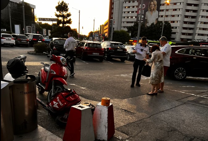 Accident rutier în municipiul Iași! Un autoturism a lovit o persoană care se afla pe o trotinetă