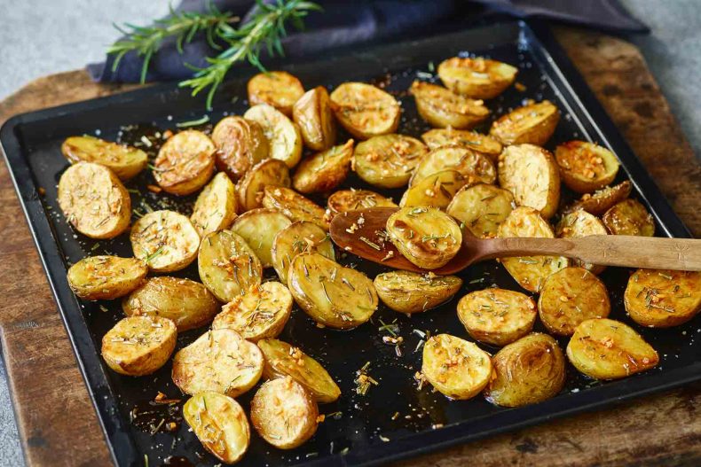 Câte calorii au cartofii la cuptor? Iată cât de sănătoși sunt și cum îți pot influența dieta