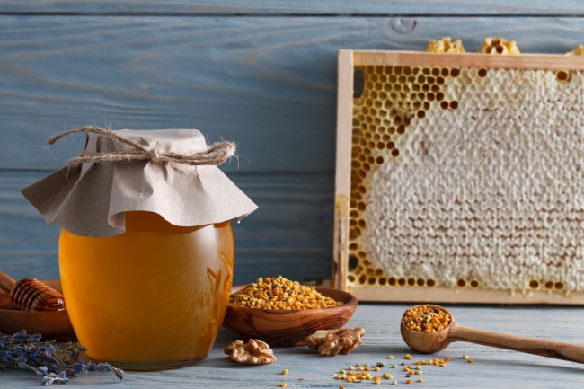 Pentru ce este bună căpăceala de albine? Află ce afecțiuni pot fi tratate cu leacul natural!