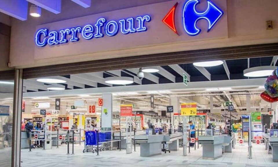Carrefour ar putea să se retragă din România și mii de oameni ar rămâne fără locurile de muncă! Anunțul oficial făcut