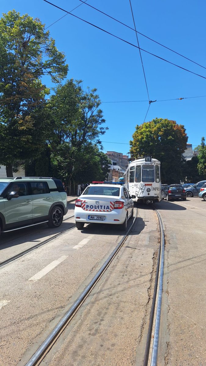 Circulația tramvaielor a fost blocată complet în zona centrală din cauza incendiului de la Maternitatea „Cuza Vodă” din Iași