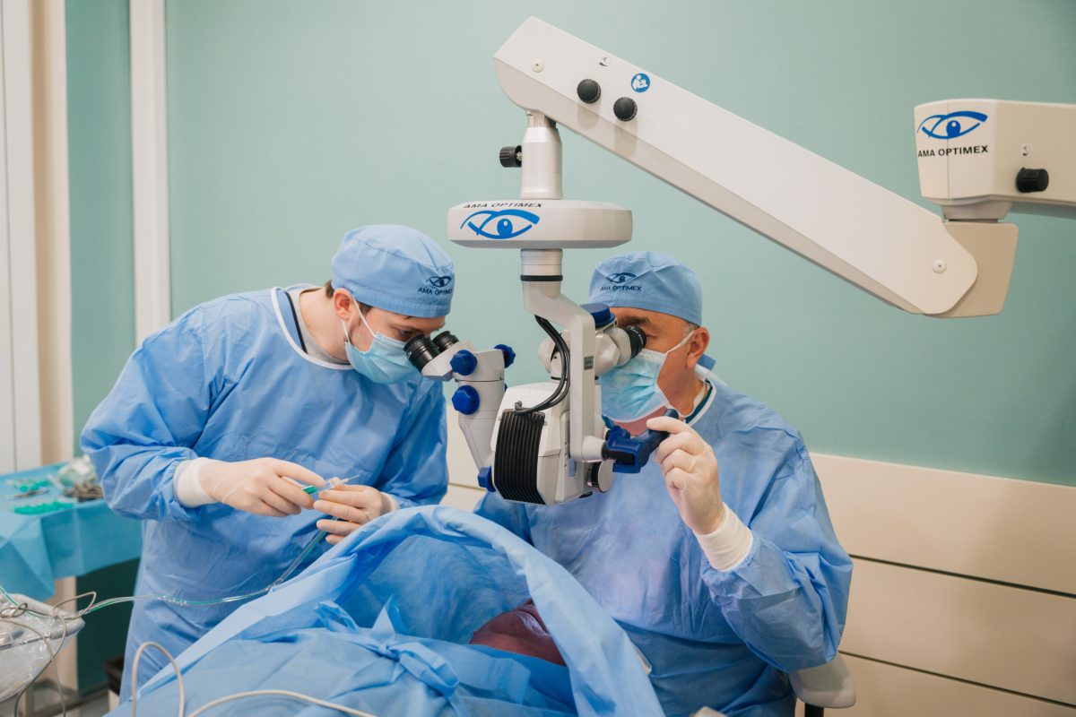 Ce complicații pot apărea după operația de cataractă? Iată tot ce trebuie să știi după intervenție