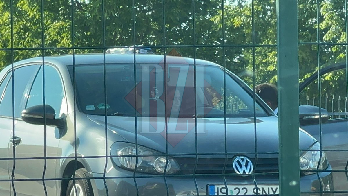 Ea este femeia implicată în scandalul din șoseaua Națională. Polițiștii au înconjurat mașina în care se află – EXCLUSIV, FOTO, UPDATE