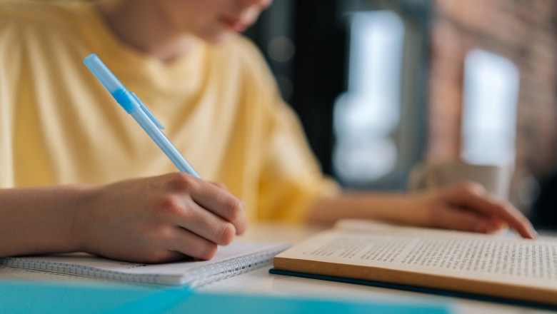Dați sau da-ți: care este forma corectă gramatical? Cele mai întâlnite greșeli de ortografie din limba română