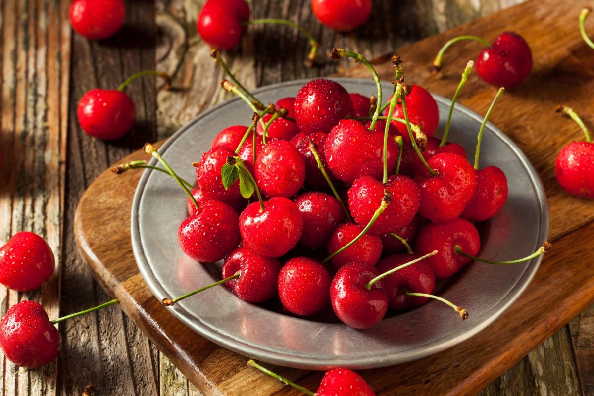 Cireșele îngrașă sau nu? Iată care sunt fructele care aduc kilograme în plus!