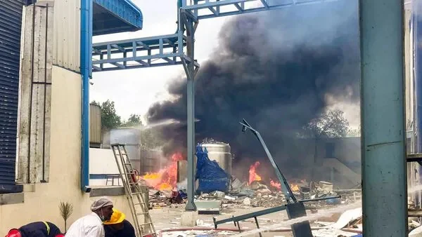 Dezastru industrial în India! 39 de morți, victime carbonizate și clădire prăbușită