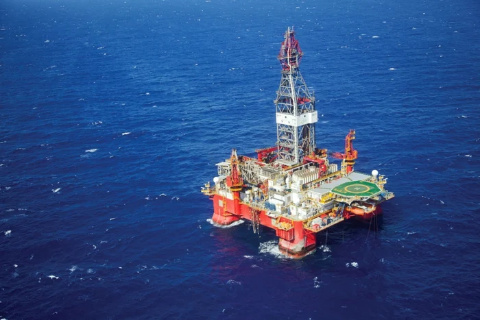 Blocaj periculos: cum încearcă Greenpeace să oprească Neptun Deep
