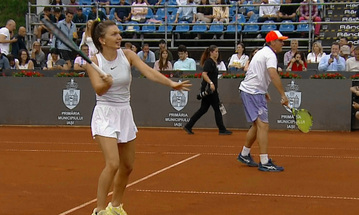 Meci de senzație la Iași! Sute de oameni au venit pentru a o vedea pe Simona Halep
