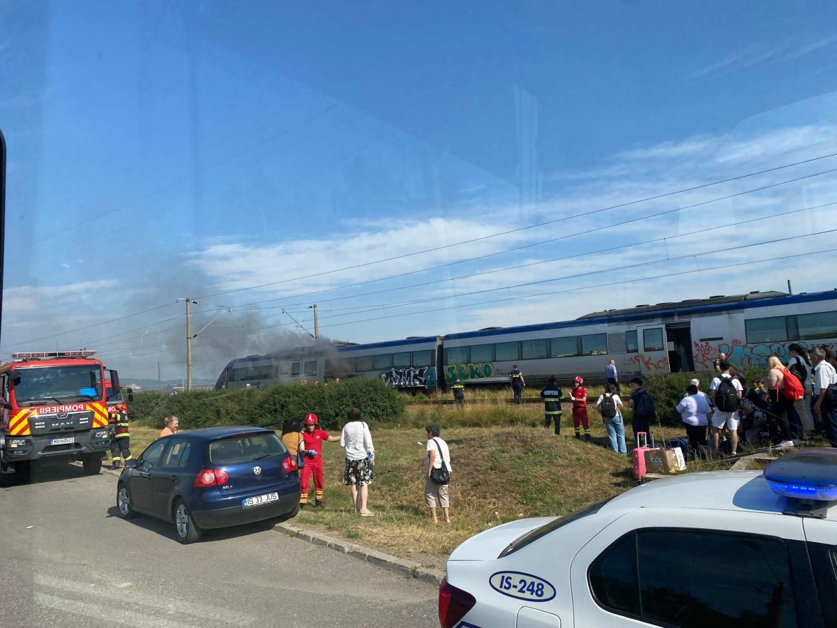 Incendiu în Pașcani. O locomotivă de tren a luat foc – UPDATE