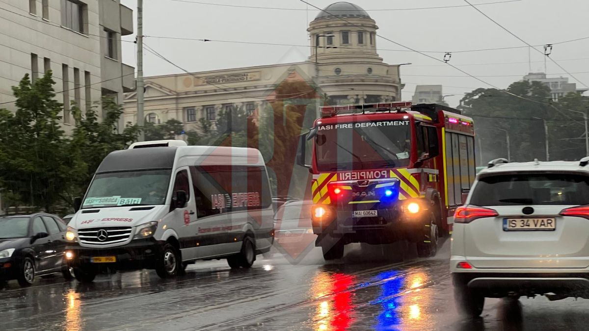 Intervenții ale pompierilor în municipiul Iași după inundațiile provocate de ploile torențiale