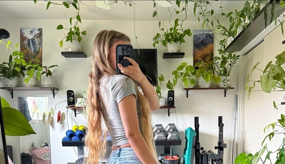 Un model OnlyFans nu și-a dezvăluit niciodată identitatea. Iată cum a cucerit internetul prin mister